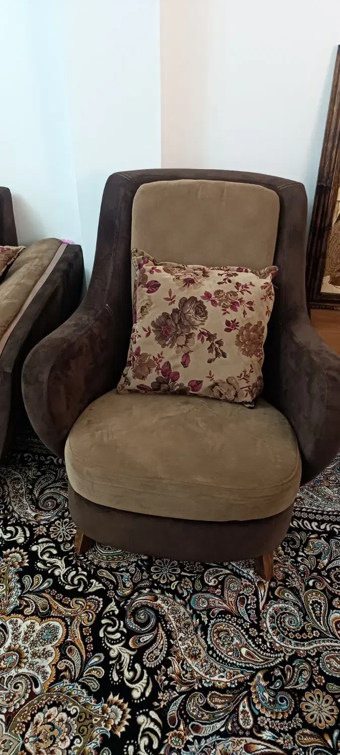 مبل۷نفره|مبلمان خانگی و میز عسلی|دماوند, مسکن مهر گیلاوند|دیوار