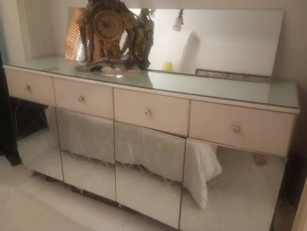 کنسول طول صدو هشتاد س  در حد نو فوری فروشی|مبلمان خانگی و میز عسلی|کیش, |دیوار