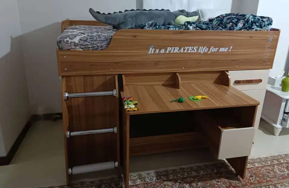 فروش پکیج میزتحریر ، کمد و تخت|تخت و سرویس خواب|تهران, شهرک چیتگر|دیوار