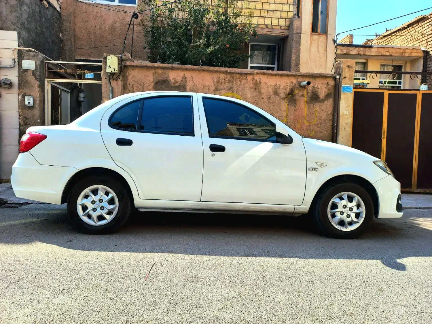 ساینا دوگانه فابریک 1402|خودرو سواری و وانت|قم, زند آباد|دیوار