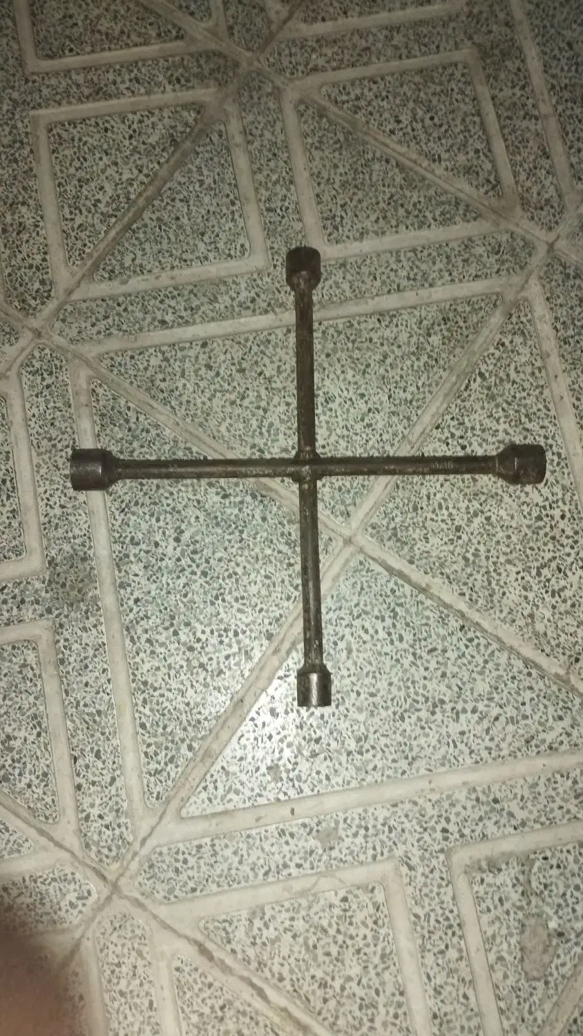 چراغ میوه سرا زنجیر چرخ رگاتورجی آچار چرخ|قطعات یدکی و لوازم جانبی|زنجان, |دیوار