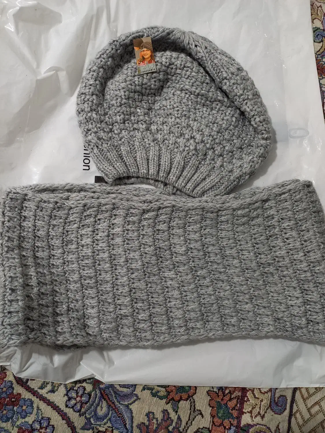 کلاه و شال گردن نو|لباس|فردیس, نسترن شرقی|دیوار