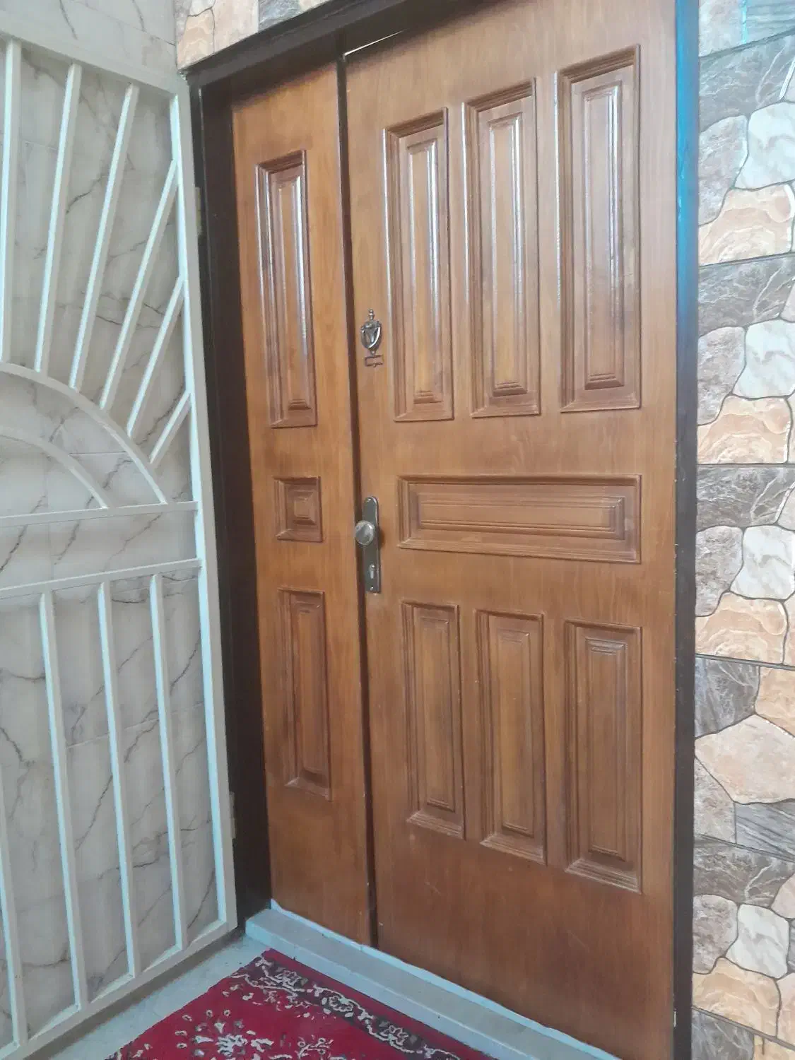 فروش در چوبی  با حفاظ آن|مصالح و تجهیزات ساختمان|هشتگرد, فاز ۱ مهستان|دیوار