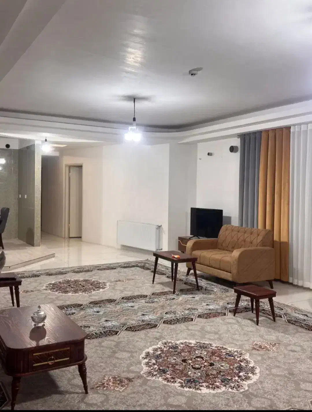 مبله شیک و بسیار تمیز|اجارهٔ کوتاهمدت آپارتمان و سوئیت|شاهینشهر, خانه کارگر|دیوار