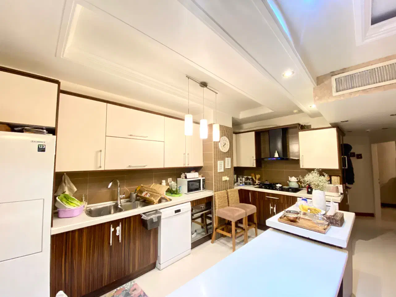 ۱۰۰ متر ۲ خواب روبه نور ۱۱ ساله|فروش آپارتمان|تهران, سعادتآباد|دیوار