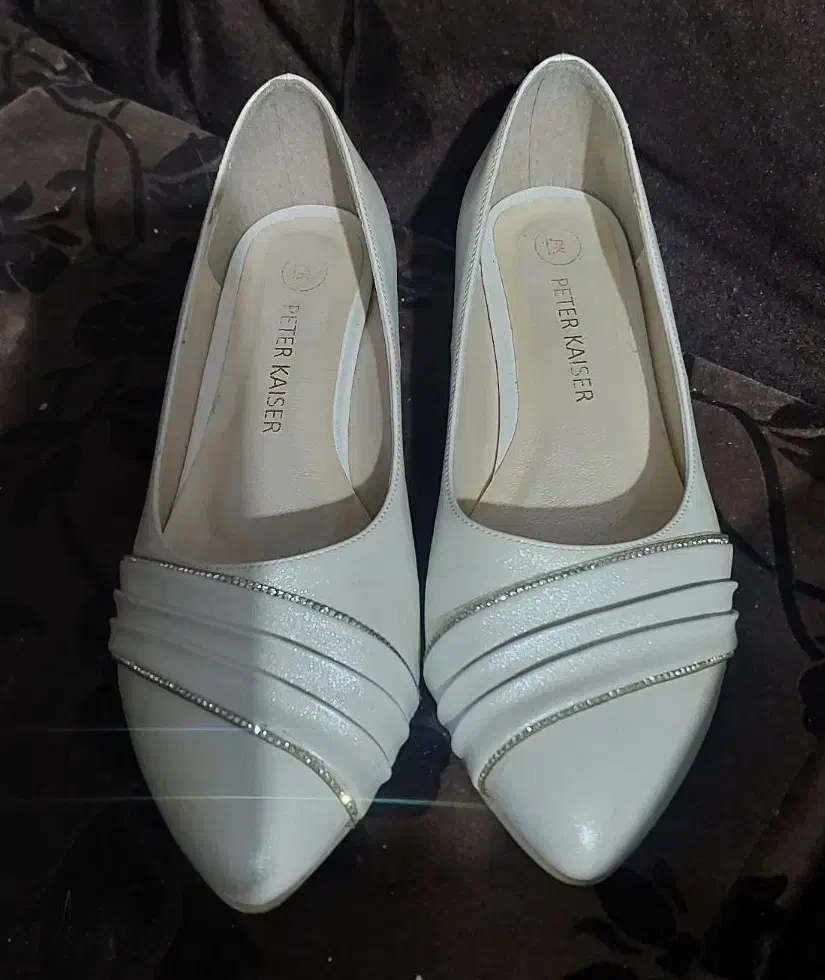 وسایل عقد عروسی روسریکفش سفید قرآن دسته گل عروس|لباس|اردبیل, |دیوار