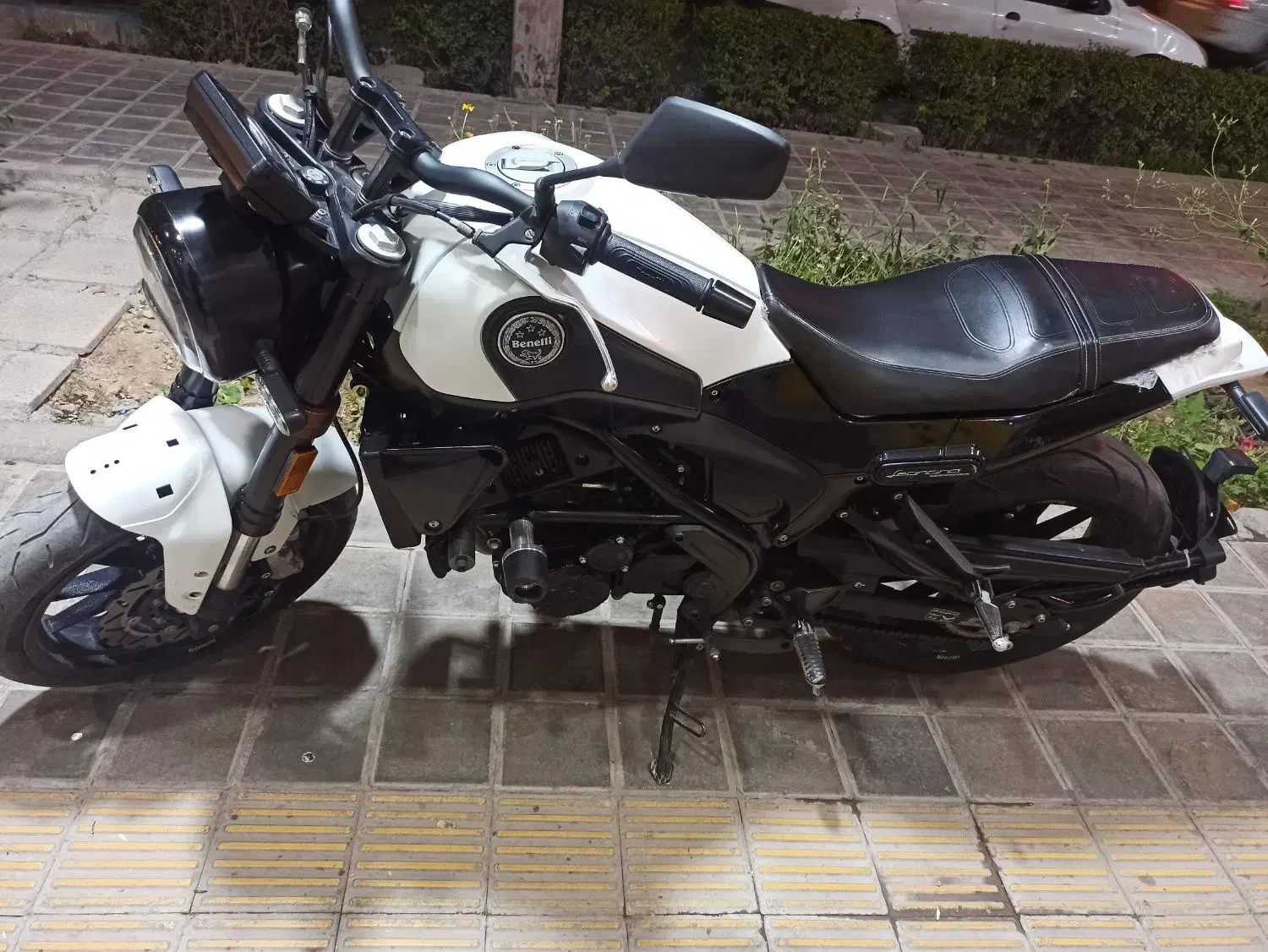 تنها بنلی لئونچینو سفید اصفهان|موتورسیکلت|اصفهان, ناژوان|دیوار