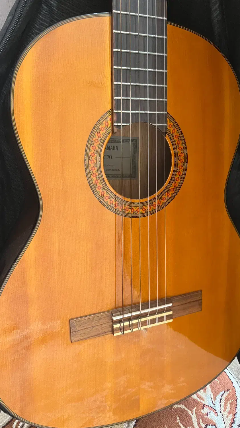 گیتار یاماها c70|گیتار، بیس، امپلیفایر|ابریشم, |دیوار