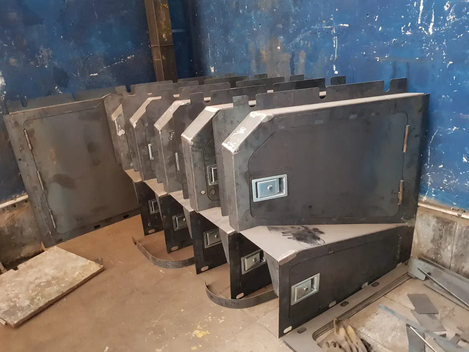 درب بغل موتور بلدوزر 155 ، درب بغل بلدوزر 155|قطعات یدکی و لوازم جانبی|رباط‌کریم, رباط‌کریم|دیوار