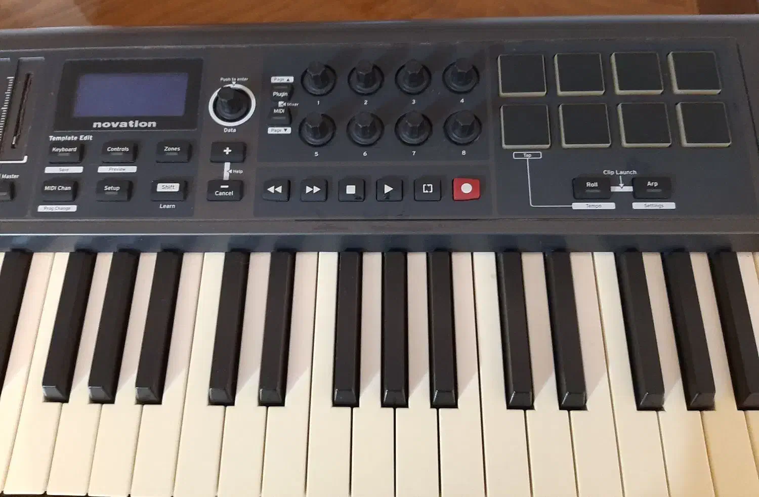 میدی کنترلر novation|پیانو، کیبورد، آکاردئون|تهران, صادقیه|دیوار