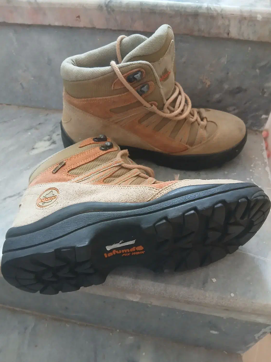 کفش کوه خارجی سایز ۴۰ و ۴۱ هستن|کیف، کفش، کمربند|کرمان, |دیوار