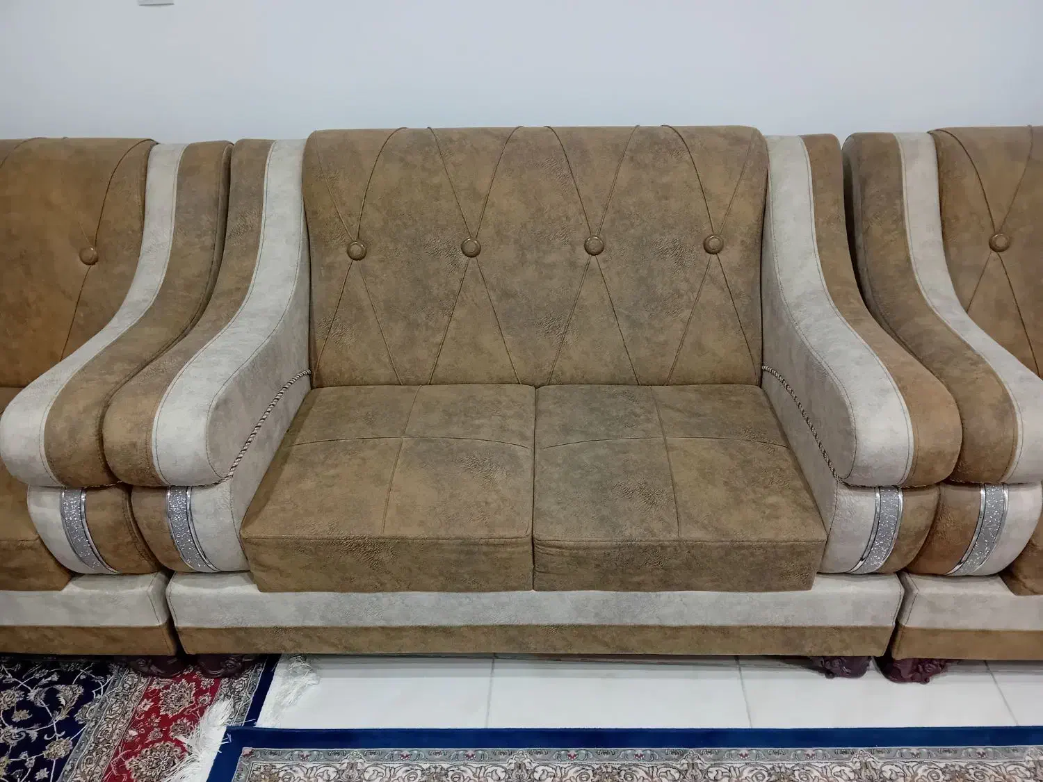 مبل ۷ نفره|مبلمان خانگی و میز عسلی|قم, بلوار امین و ساحلی|دیوار