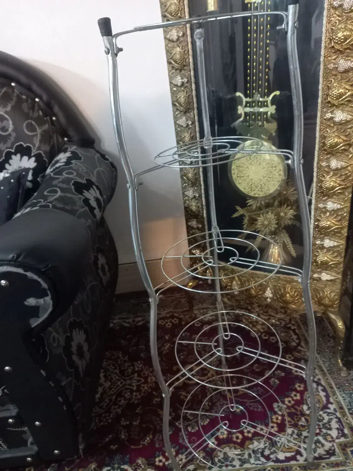 پایه قابلمه|آبچکان و نظمدهنده ظروف|خوی, |دیوار