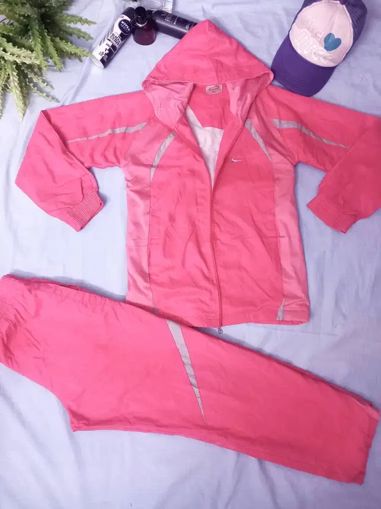 بارونی گرم بالا|لباس|پرند, فاز ۵|دیوار