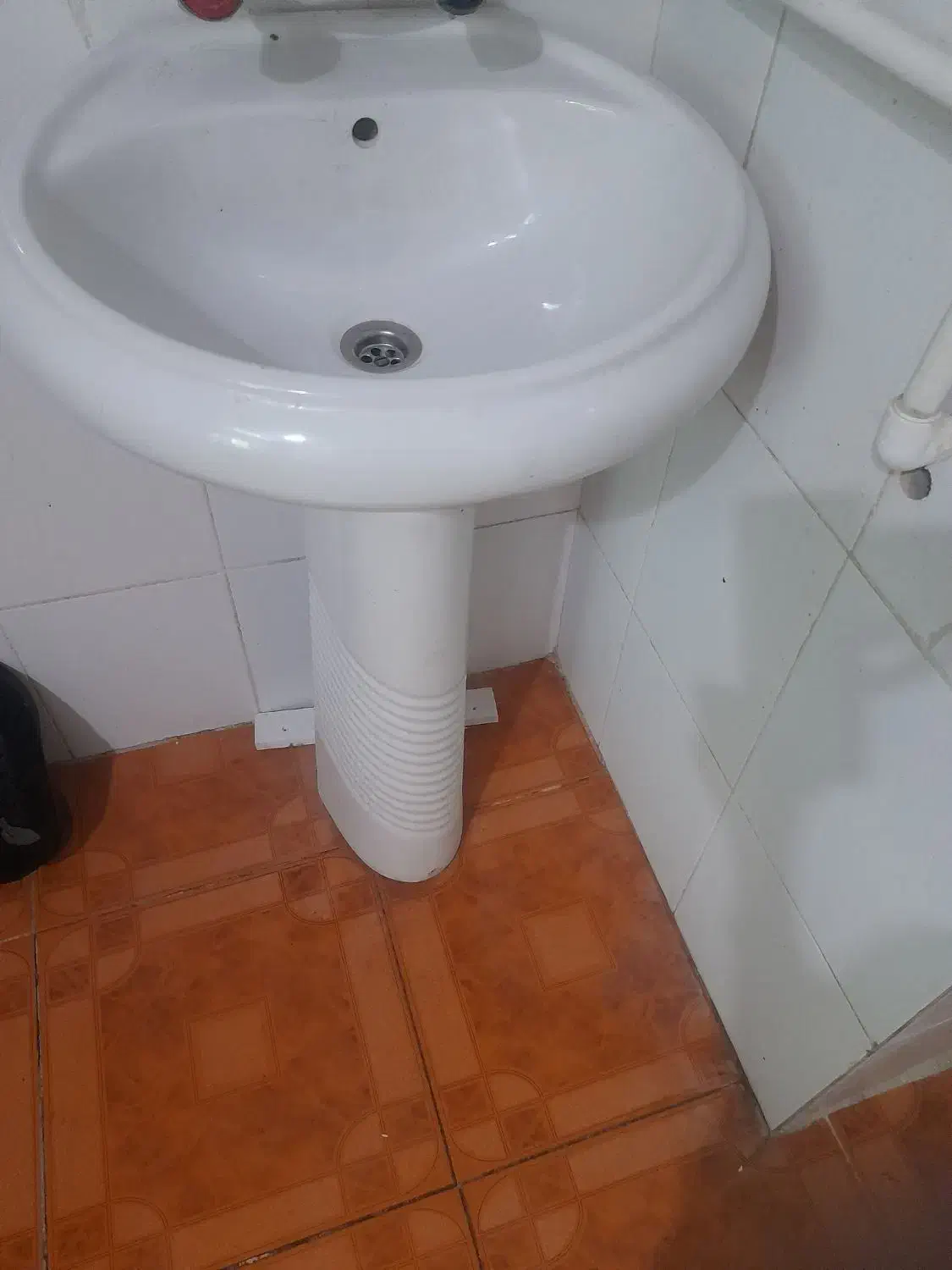 روشویی تمام چینی جنس عالی|لوازم سرویس بهداشتی|اهر, |دیوار