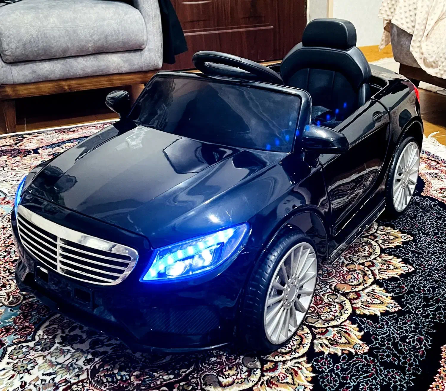 ماشین شارژی|اسباب‌بازی بچه|رشت, لاکان|دیوار