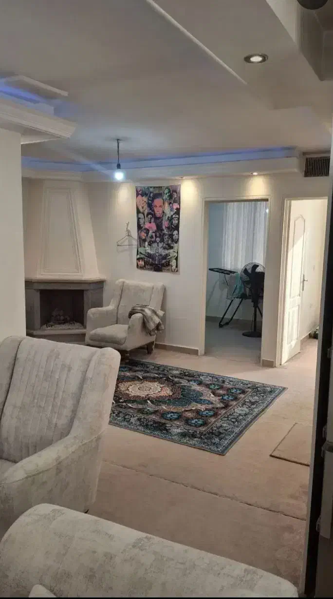 واحد ۶۱ متری طبقه ۳ با پارکینگ سندی