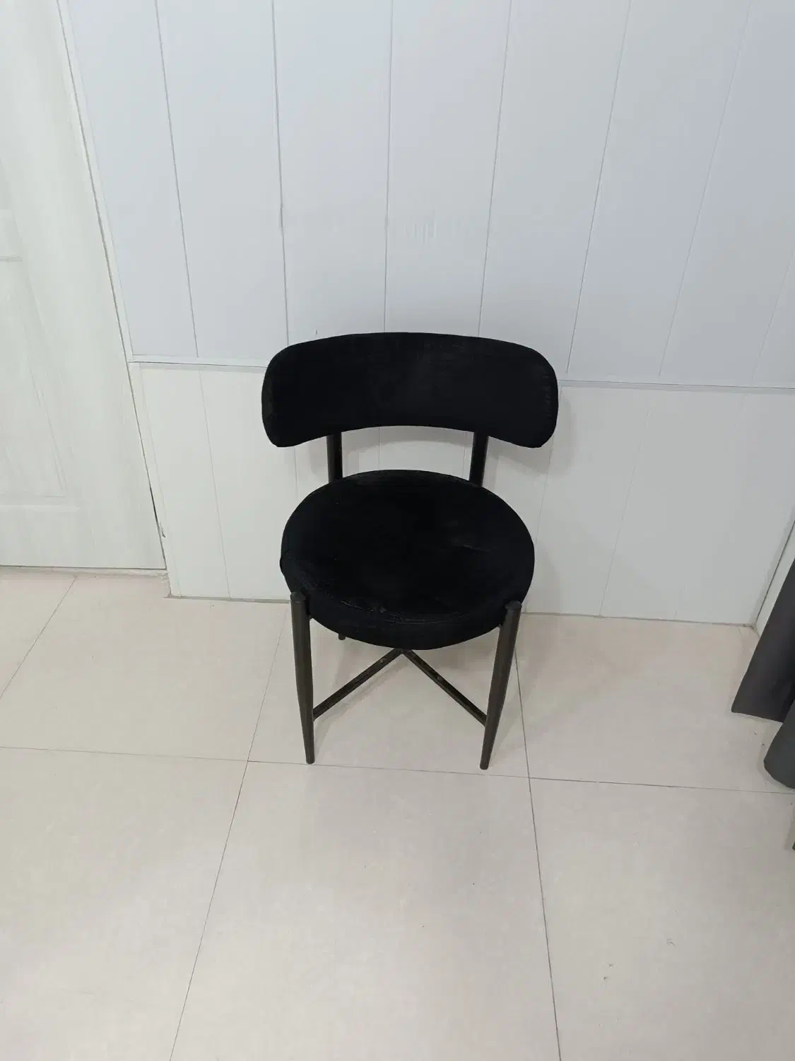 فروش ترولی میز پذیرایی صندلی مشتری ناخن|صندلی و نیمکت|بندر انزلی, معلم|دیوار