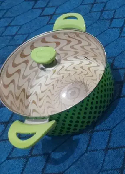 قابلمه|ظروف پخت‌وپز|زابل, |دیوار