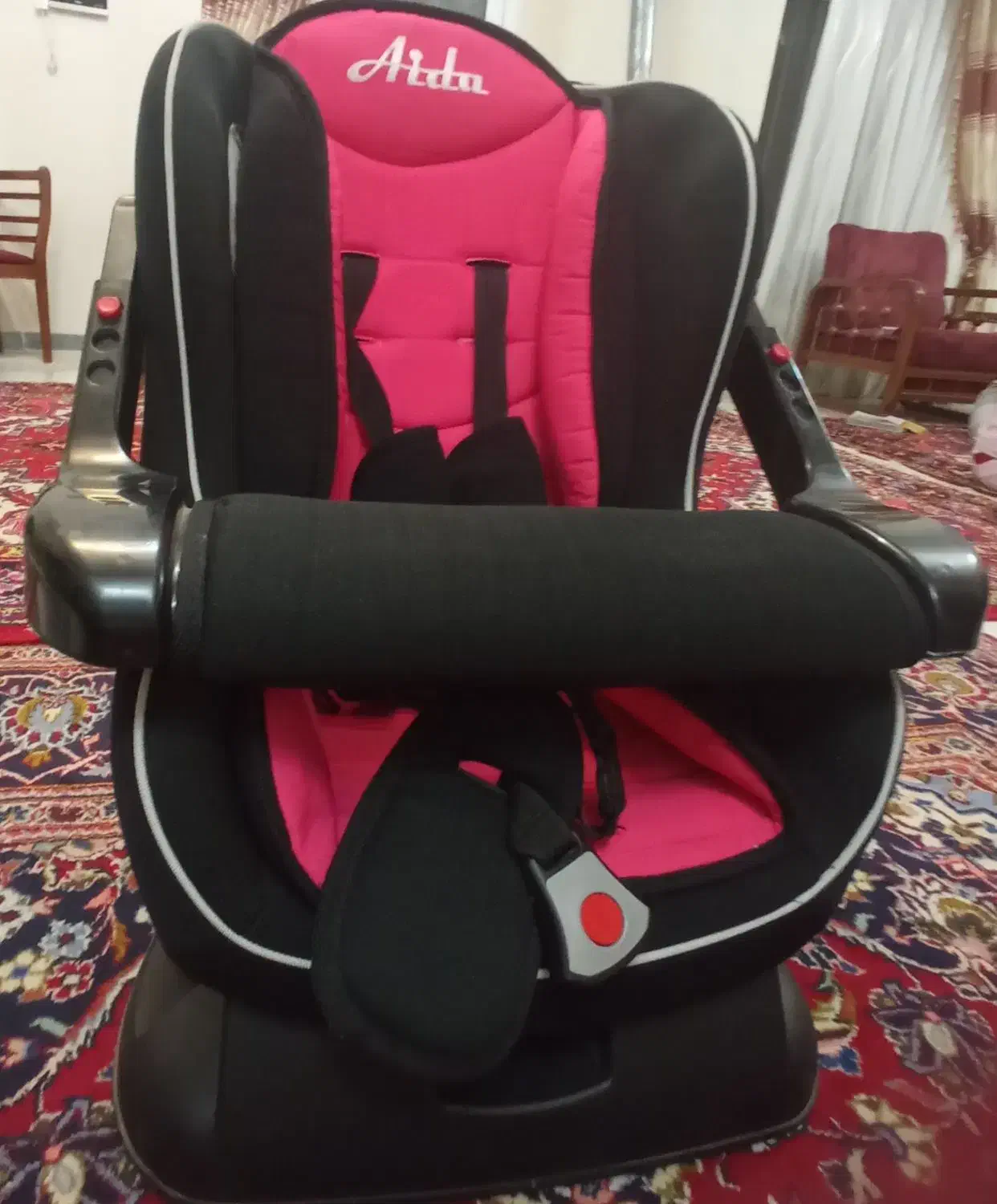 صندلی ماشین|تخت و صندلی بچه|میانه, |دیوار