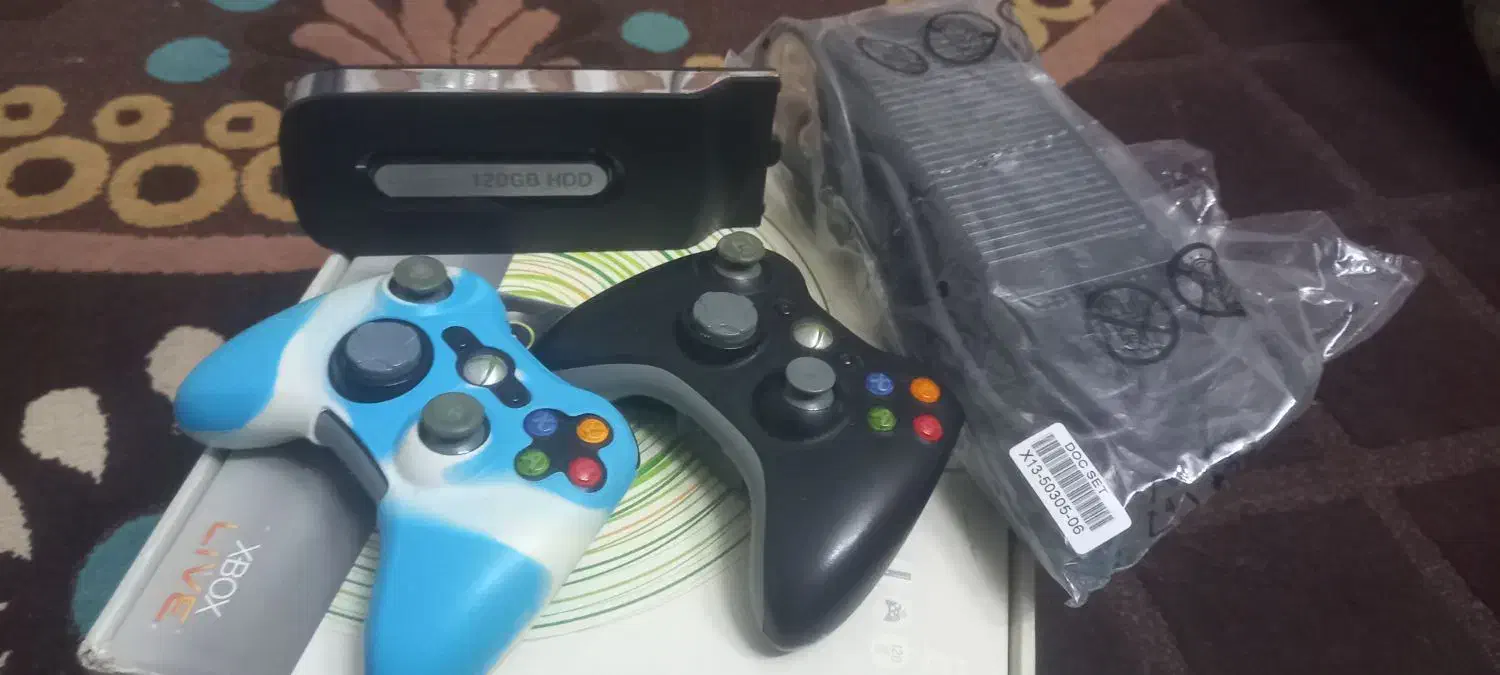 xbox 360 کاملا تمیز|کنسول، بازی ویدئویی و آنلاین|اصفهان, مهدی آباد|دیوار