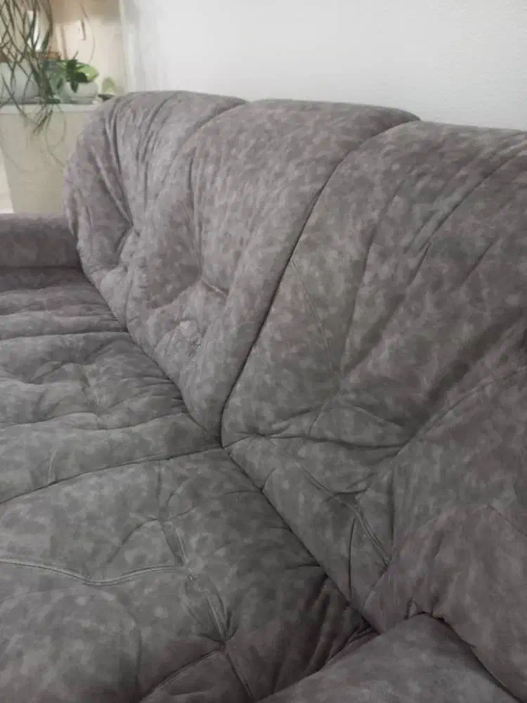 کاناپه|مبلمان خانگی و میز عسلی|شاهینشهر, اقبال لاهوری|دیوار