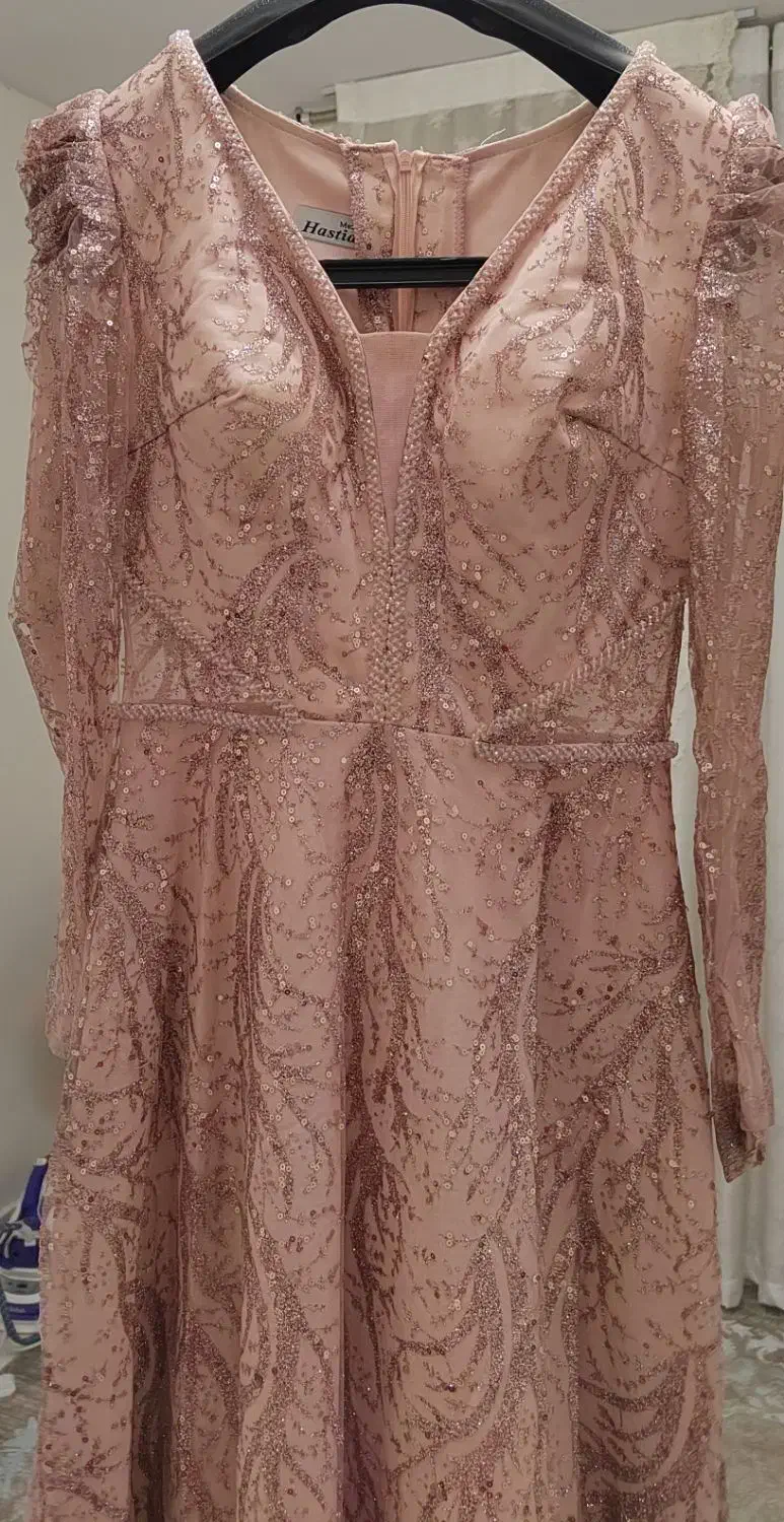 لباس مجلسی|لباس|بومهن, |دیوار