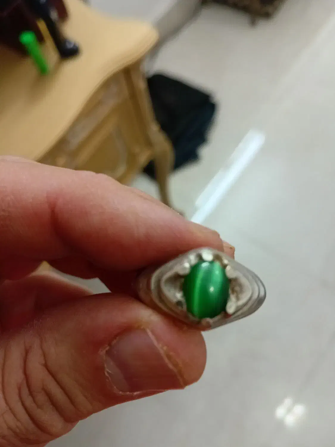 انگشتر چشم گربه|جواهرات|گنبد کاووس, |دیوار