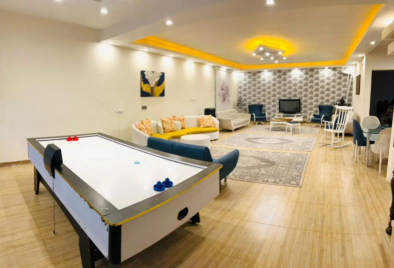 اجاره  روزانه استخرابگرم مستقیم از مالک|اجارهٔ کوتاه‌مدت ویلا و باغ|کرج, کمال‌شهر|دیوار