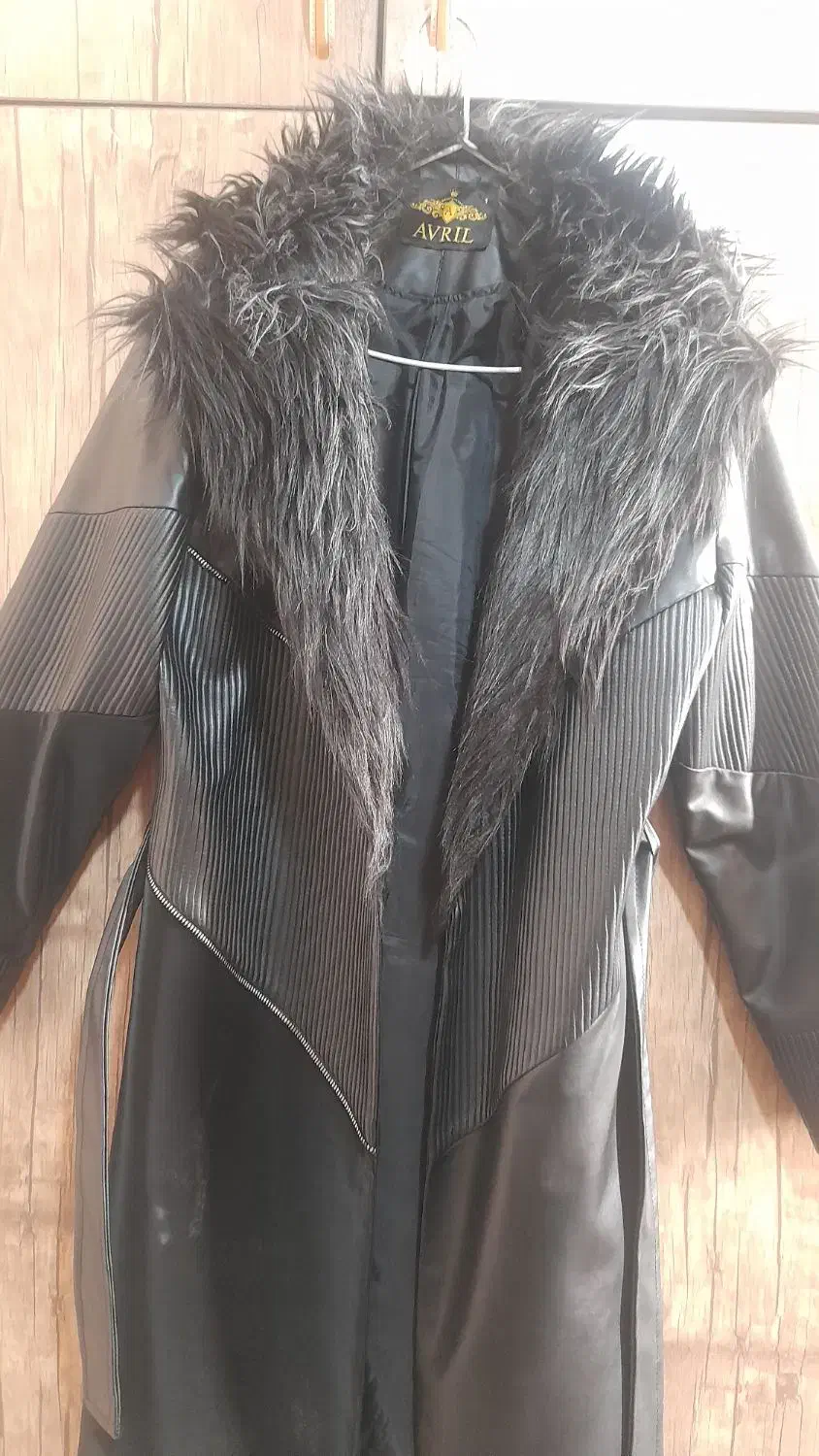 پالتو چرم نو|لباس|ساوه, |دیوار