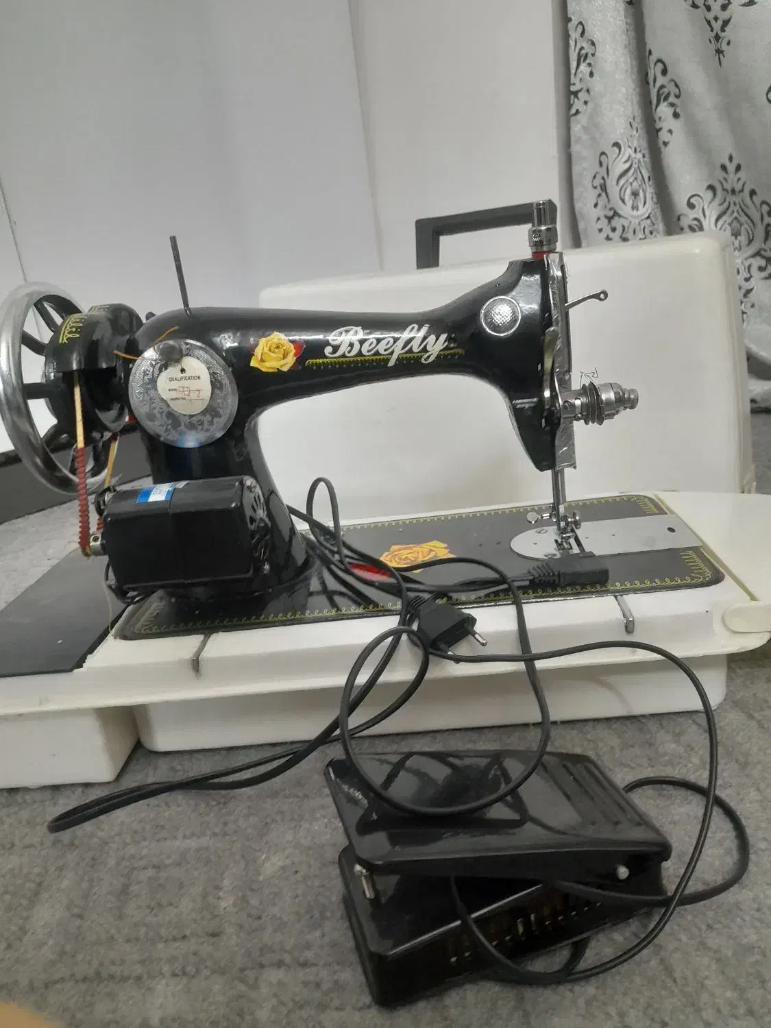 چرخ خیاطی|چرخ خیاطی و ریسندگی|گلبهار, شهر جدید گلبهار|دیوار