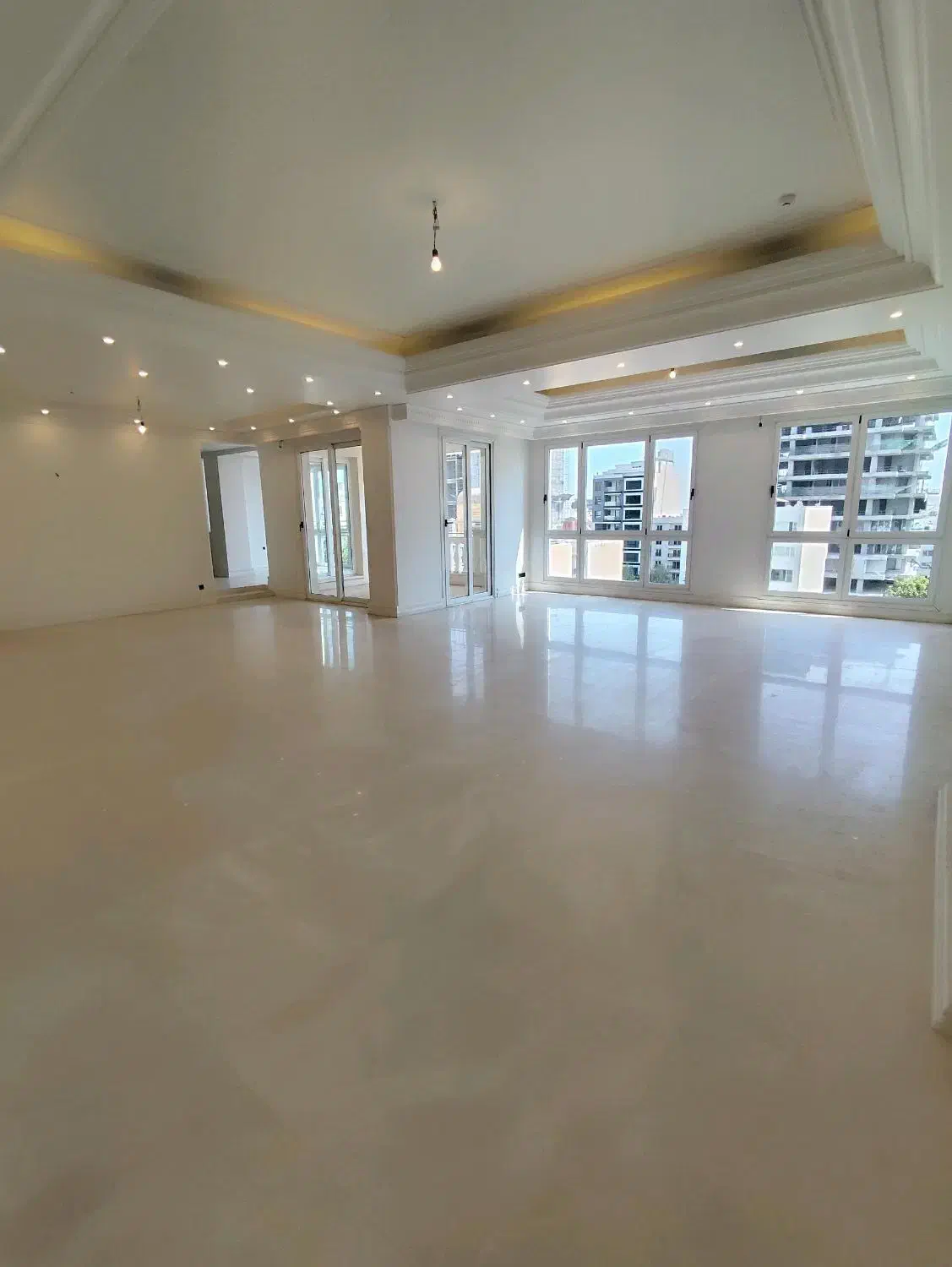 فرمانیه سنبل ۳۷۰ متر ۴ خواب برج باغ ویو دار