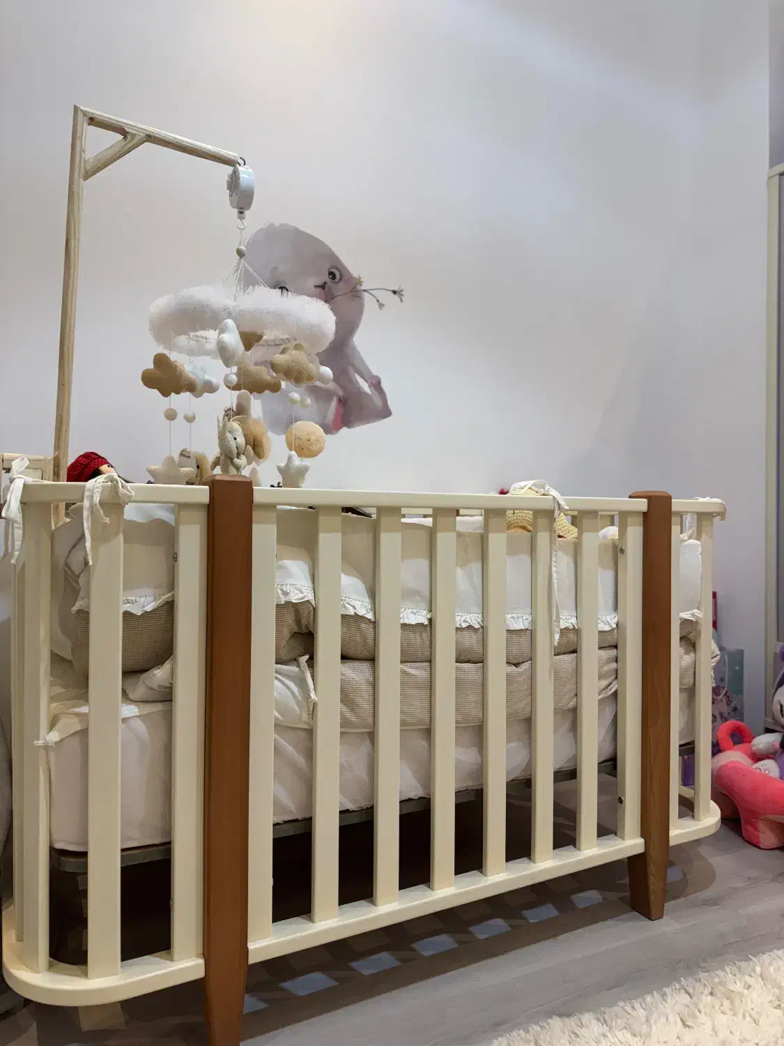 تخت نوزادی چوبی|تخت و صندلی بچه|بابل, |دیوار