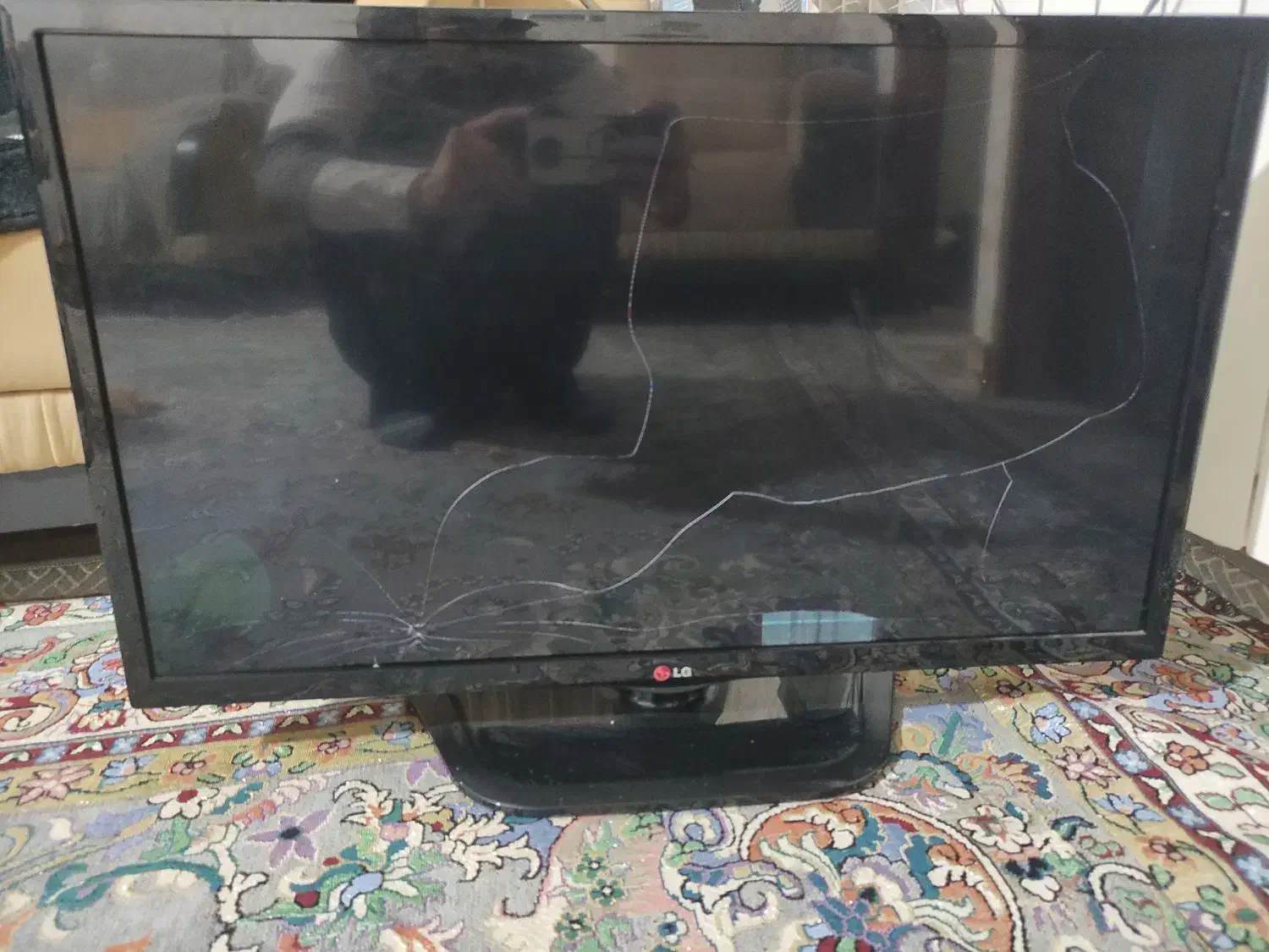 تلویزیون ال ال دی ۳۲ولی نیازتعمیردارد|تلویزیون و پروژکتور|رشت, پیرکلاچای|دیوار