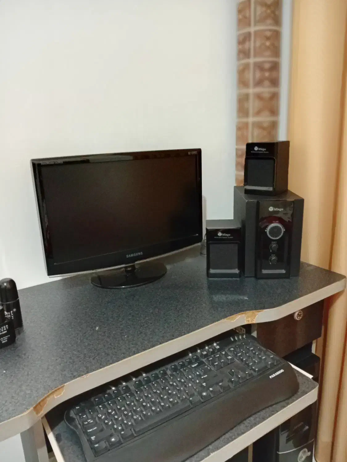 کامپیوتر|رایانه رومیزی|فومن, |دیوار