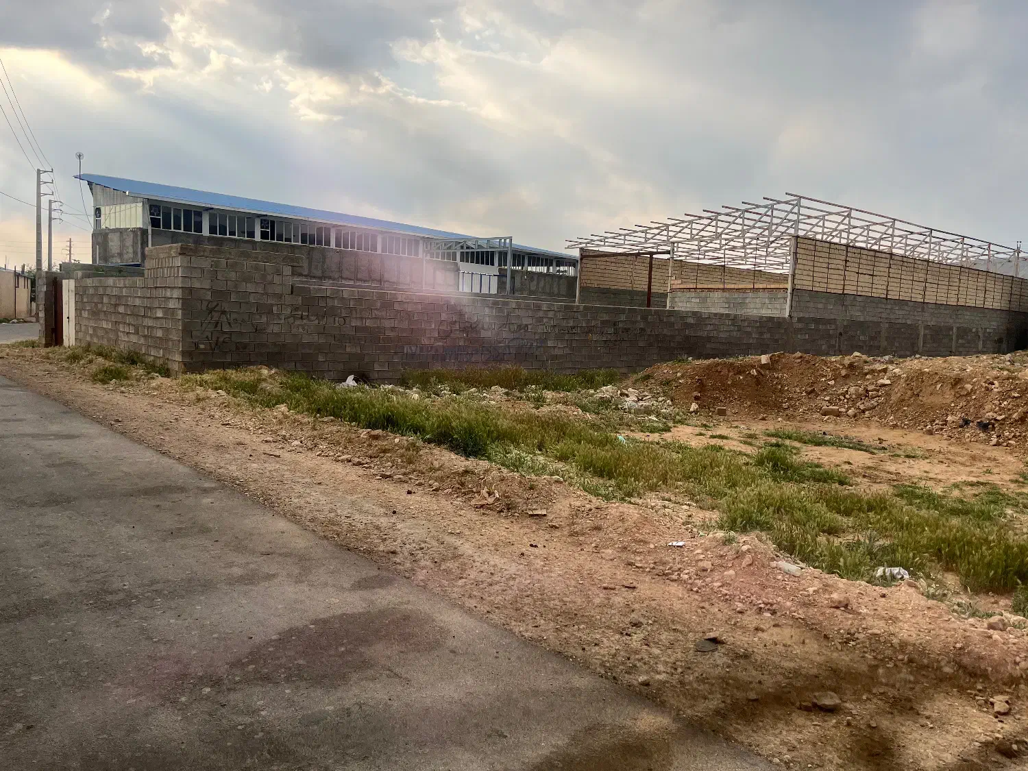 سوله نیمه کاره در باجگاه|فروش دفتر صنعتی، کشاورزی، تجاری|شیراز, حومه شیراز|دیوار
