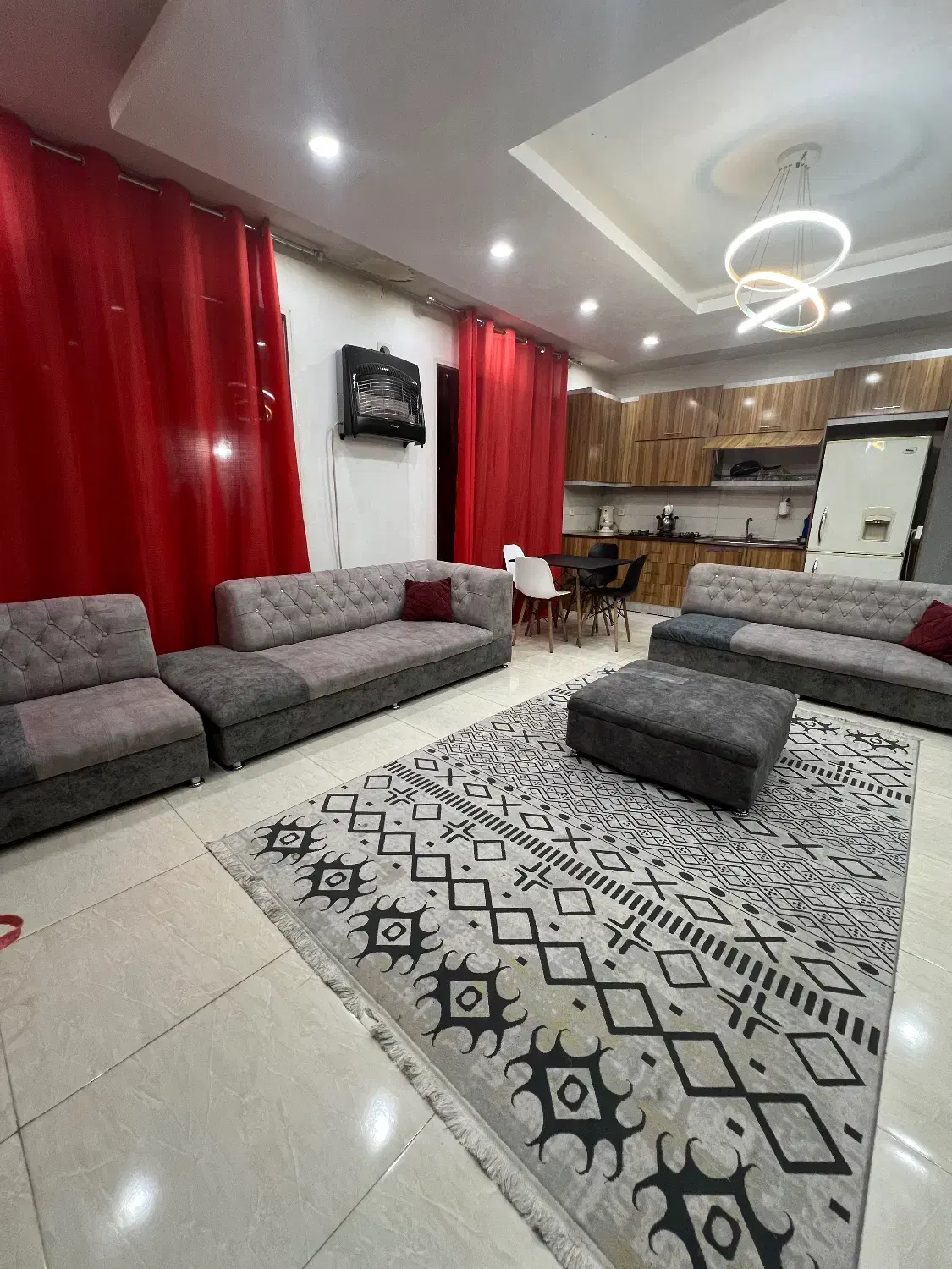 مبل و تخت|مبلمان خانگی و میز عسلی|چهارباغ, |دیوار