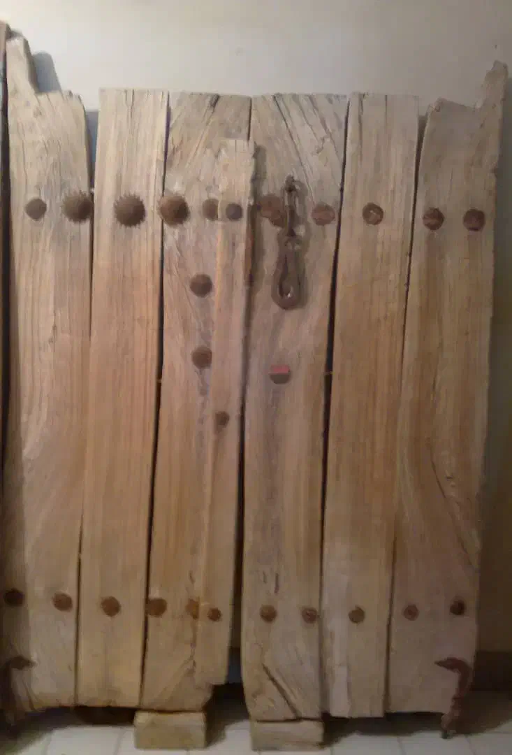 فروش در بهای قدیمی با قدمت 100 سال|کلکسیون اشیاء عتیقه|اصفهان, آبشار|دیوار