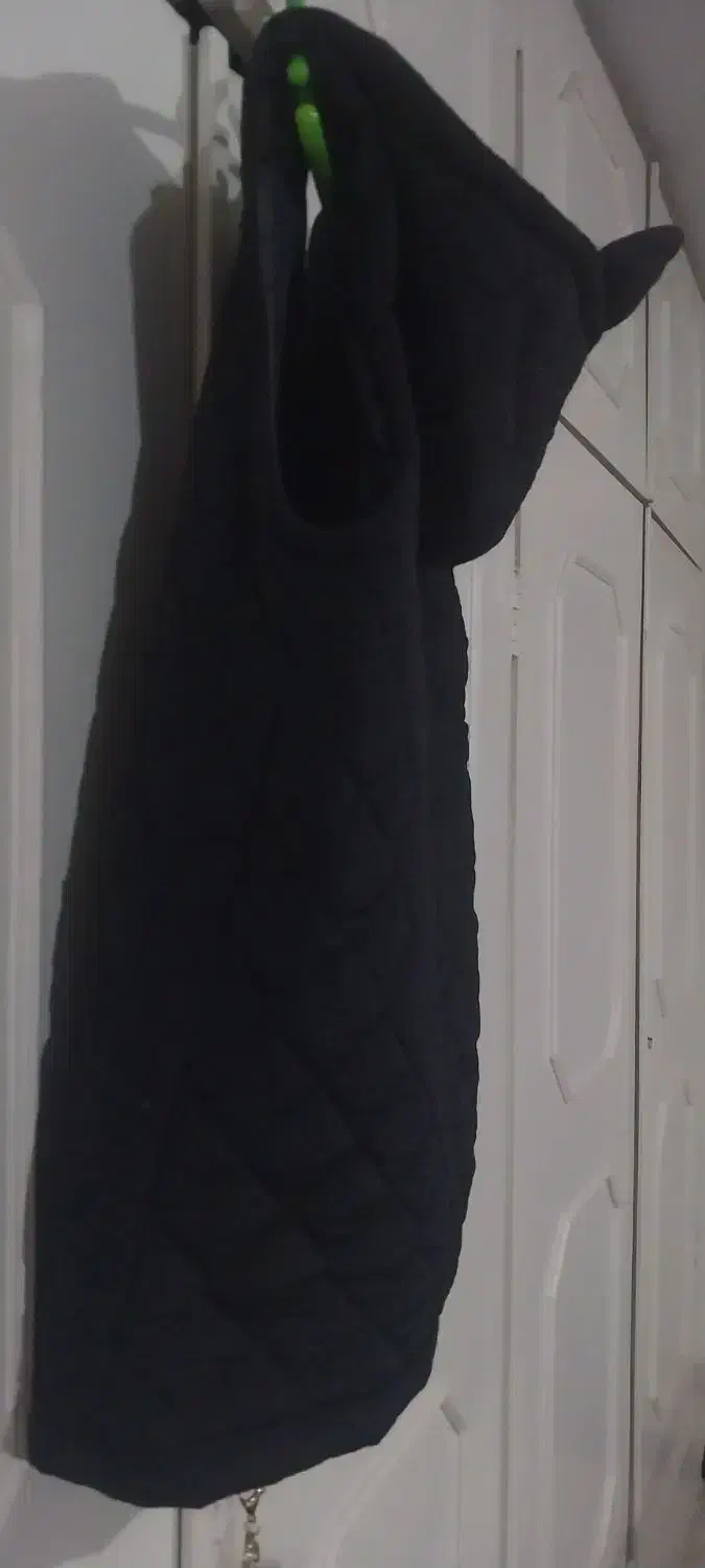 پافر|لباس|کرج, بنیاد|دیوار