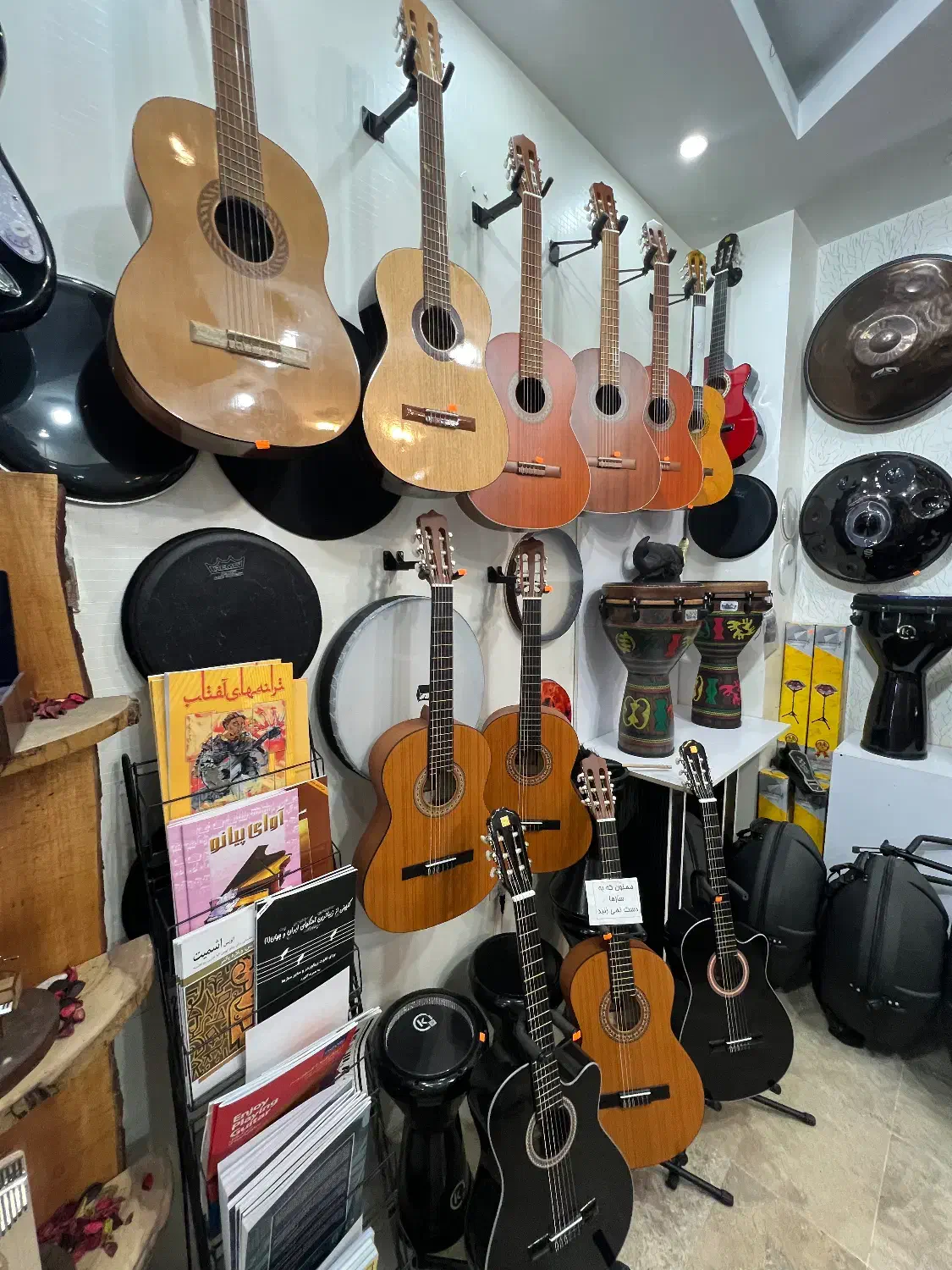 گیتار از مبتدی تاحرفه ایی هشتگردجدید موسیقی خوشنام|گیتار، بیس، امپلیفایر|هشتگرد, فاز ۲ مهستان|دیوار