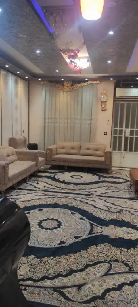 ویلایی تک واحد پاسداران|اجارهٔ خانه و ویلا|صدرا-فارس, فاز ۱|دیوار