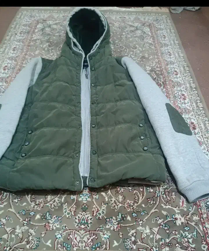 کاپشن خارجی|لباس|مشگین شهر, |دیوار