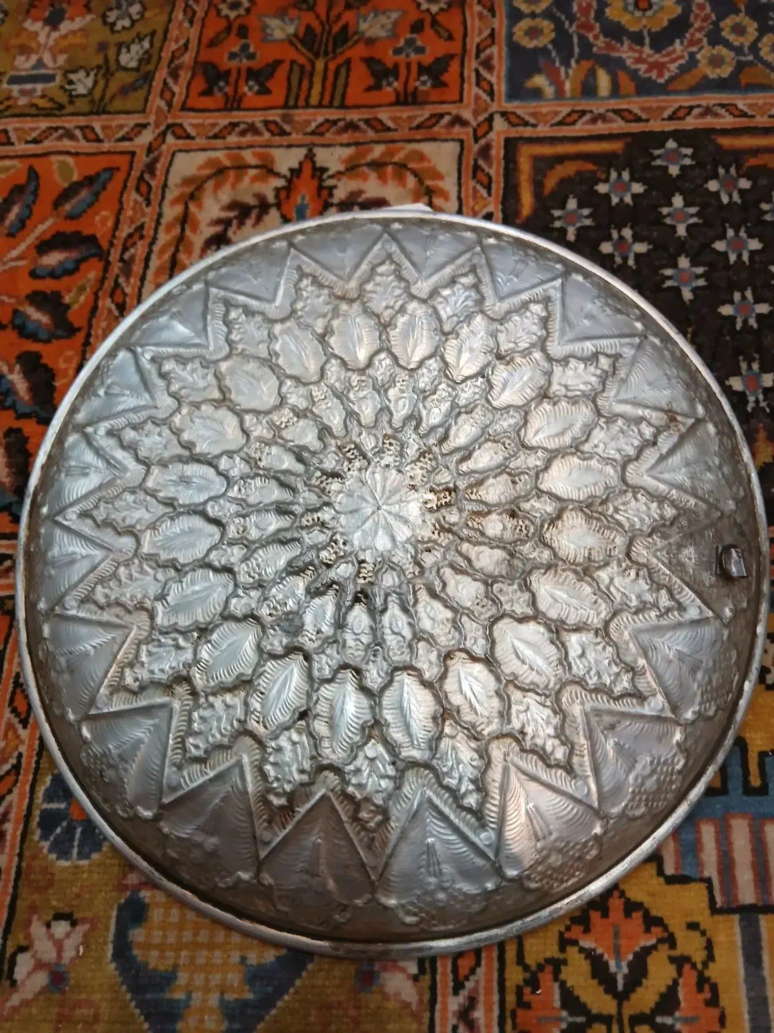 سایز بزرگ .نقش و نگار عالی قلم زده  قطر  ۳۰ سانت|کلکسیون اشیاء عتیقه|تهران, آرژانتین|دیوار