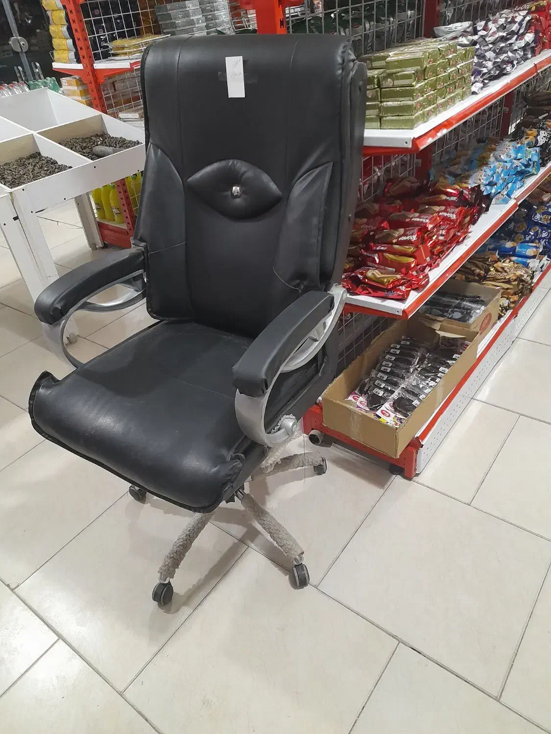 صندلی|مبلمان اداری|رودشت (چهارمحال و بختیاری), |دیوار