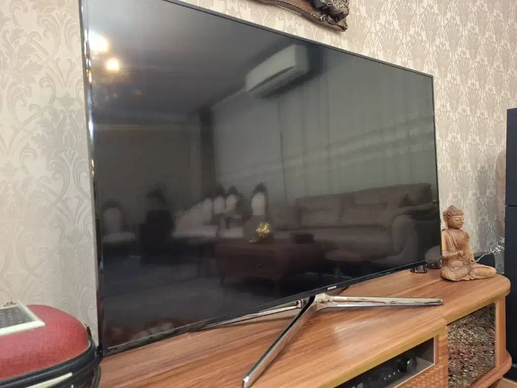 تلویزیون ۴۹اینچ سامسونگ اسمارت|تلویزیون و پروژکتور|بروجرد, |دیوار