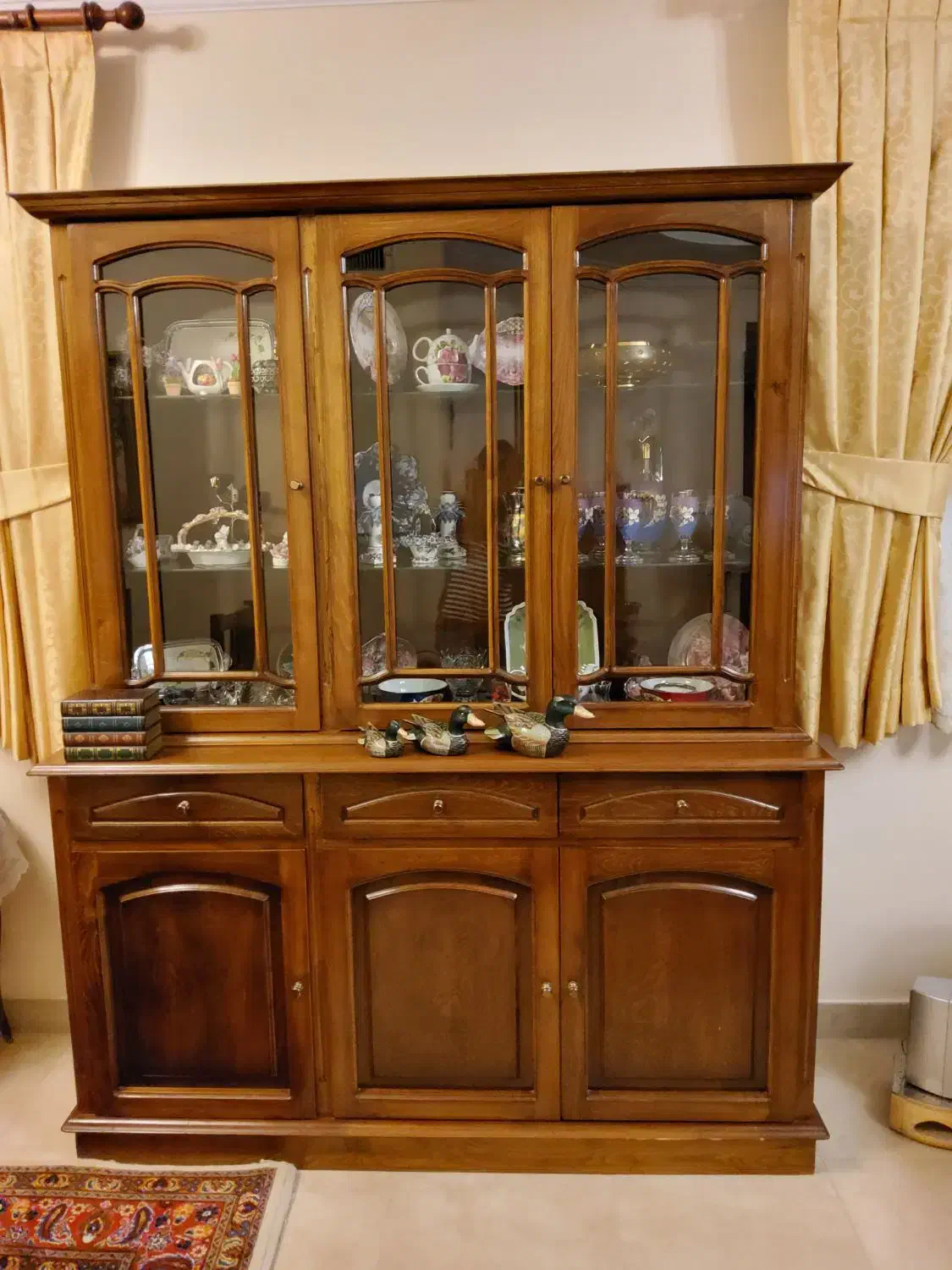 ویترین ۲ تکه در حد نو کاملا سالم|بوفه، ویترین، کنسول|کرج, عظیمیه|دیوار