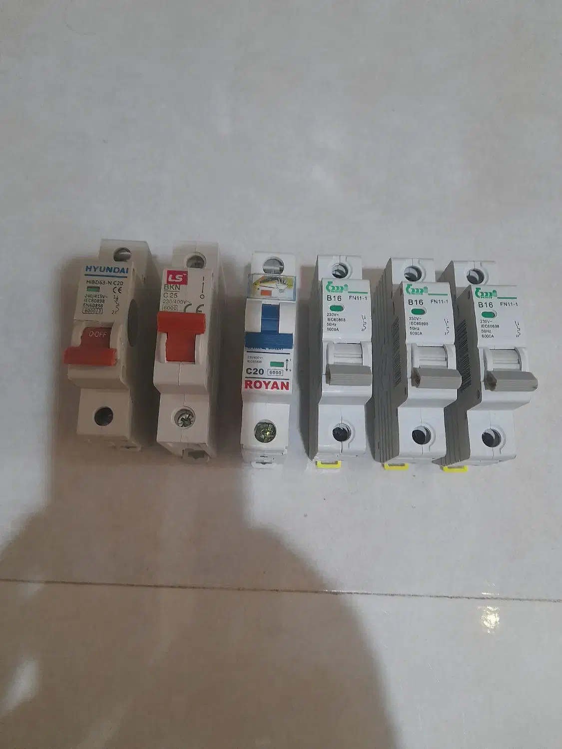 کلید مینیاتوری ۶۰۰۰آمپر زیر قیمت بازار|مصالح و تجهیزات ساختمان|رشت, جهاد|دیوار