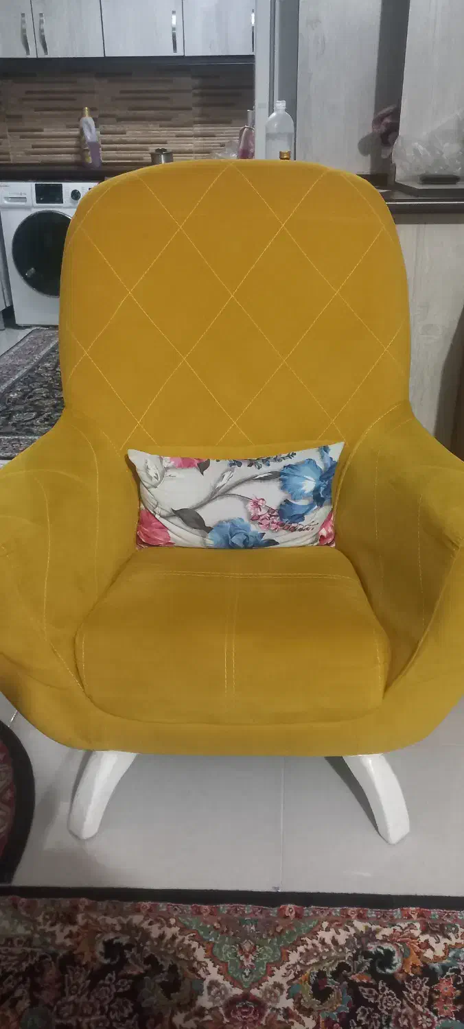 مبل راحتی|مبلمان خانگی و میز عسلی|هشتگرد, شهرک اداری|دیوار