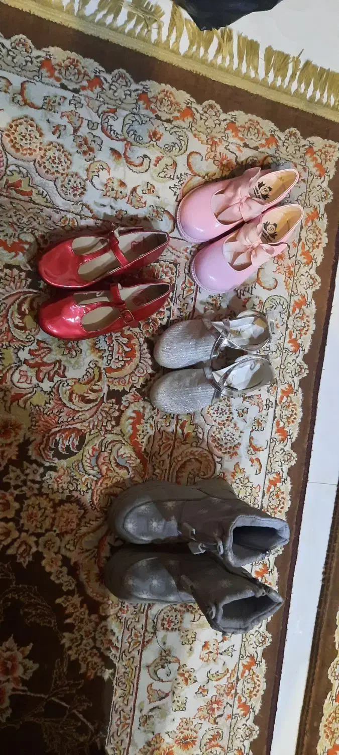 تعداد زیادی لباس بچه گانه تمییز و در حد نو|کفش و لباس بچه|کرج, گوهردشت|دیوار