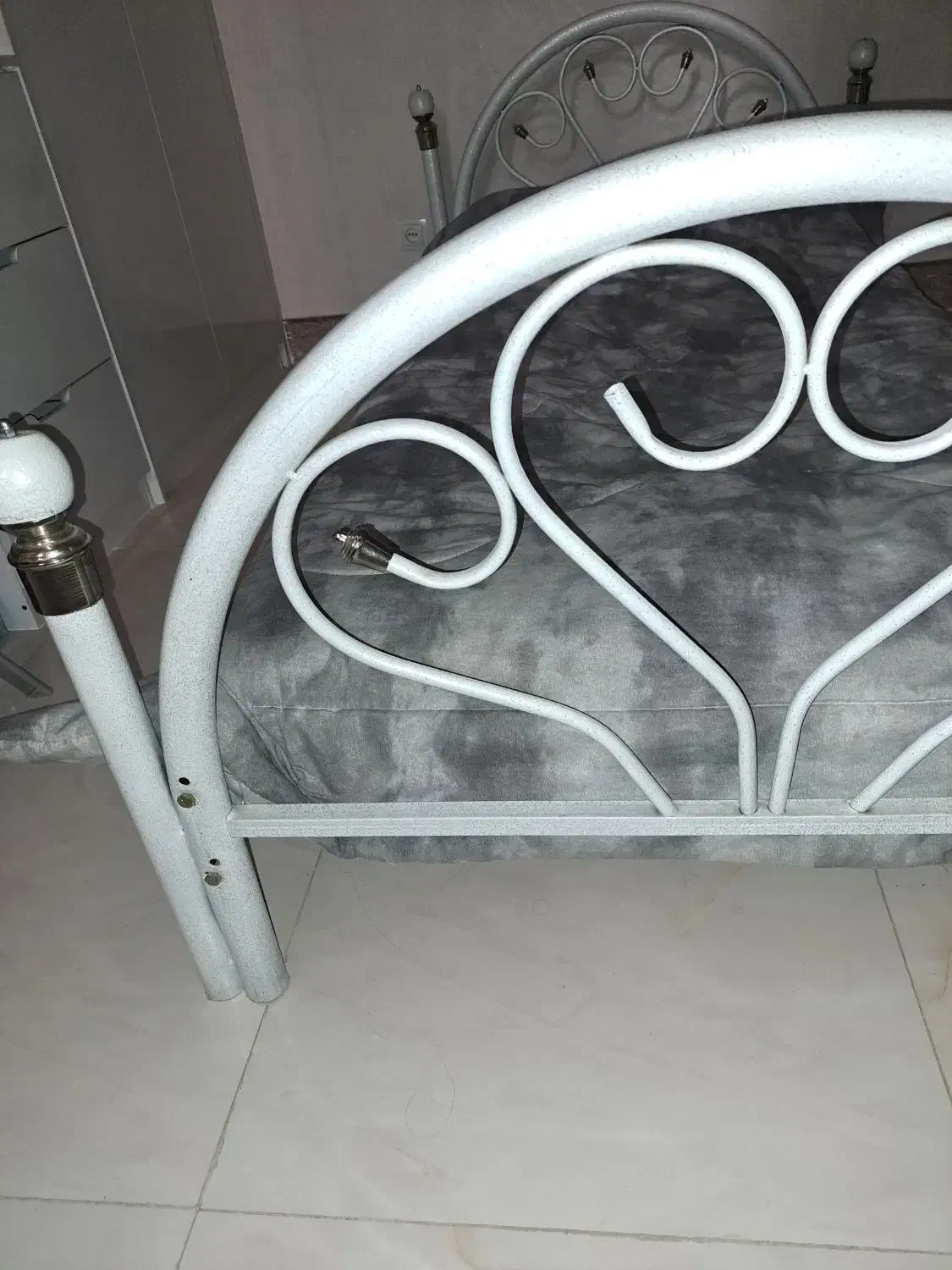 تخت فرفورژه یک نفره|تخت و سرویس خواب|فولادشهر, B1|دیوار